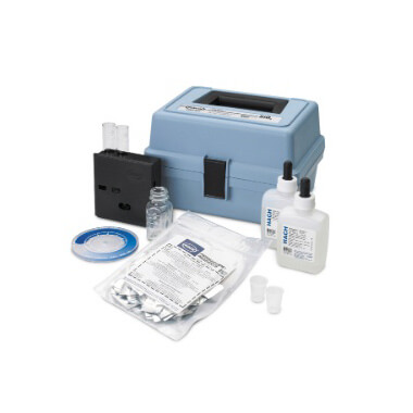 Testkit voor waterkwaliteit silica. Inclusief reagentia, kleurenschijven, colorimeter en koffer.